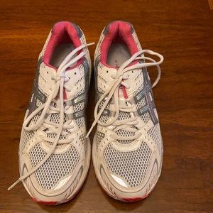 ASICS Women’s Gel Foundation Walking Shoe